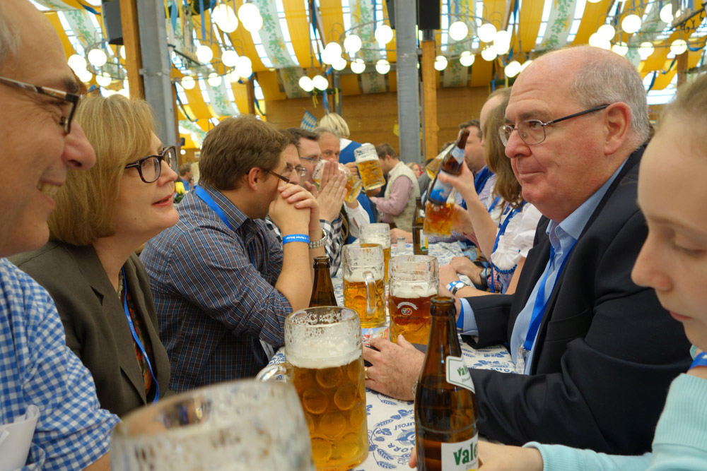 oktoberfest_talking_1